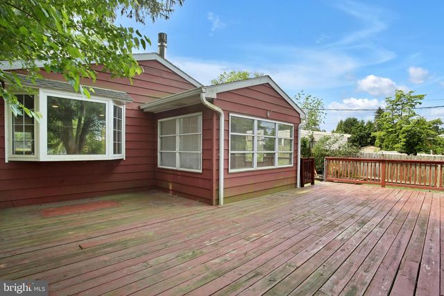 1302 CHATHAM RD, Camp Hill, PA 17011