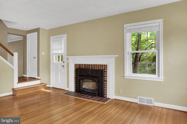 1302 CHATHAM RD, Camp Hill, PA 17011