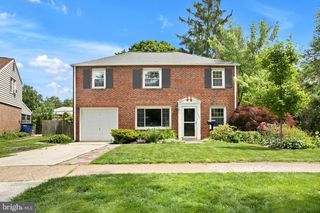 1302 CHATHAM RD, Camp Hill, PA 17011