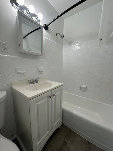 4246 Seagrape Dr 1, Lauderdale By The Sea, FL 33308