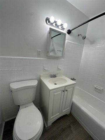4246 Seagrape Dr 1, Lauderdale By The Sea, FL 33308