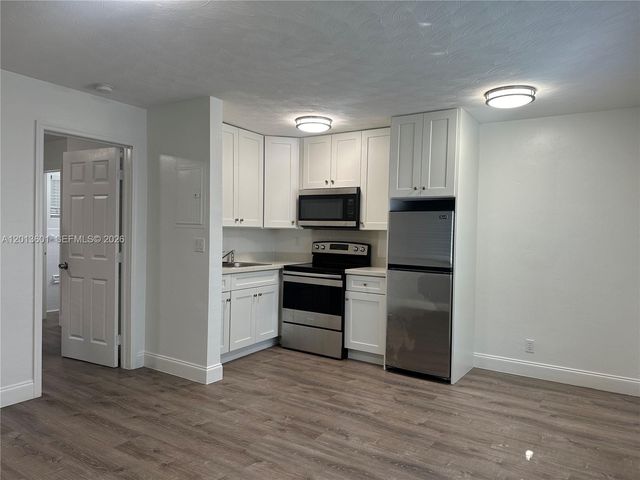 4246 Seagrape Dr 1, Lauderdale By The Sea, FL 33308