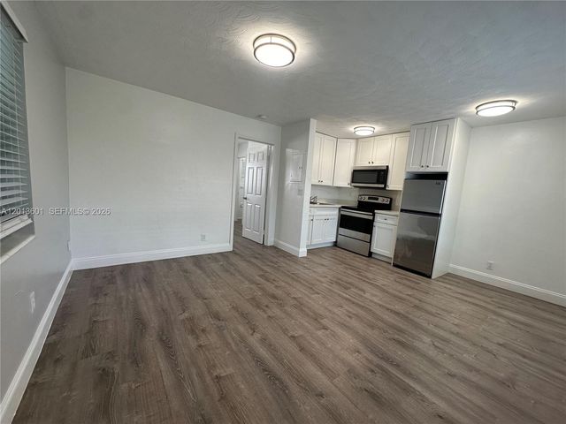 4246 Seagrape Dr 1, Lauderdale By The Sea, FL 33308