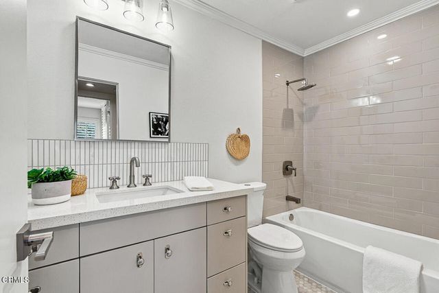 121 Arlington Drive 8, Pasadena, CA 91105