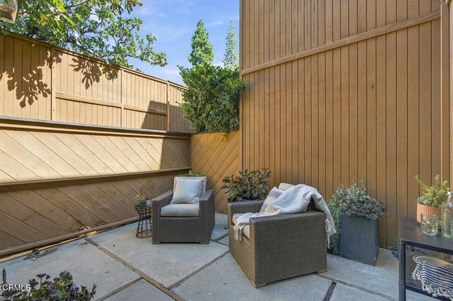 121 Arlington Drive 8, Pasadena, CA 91105