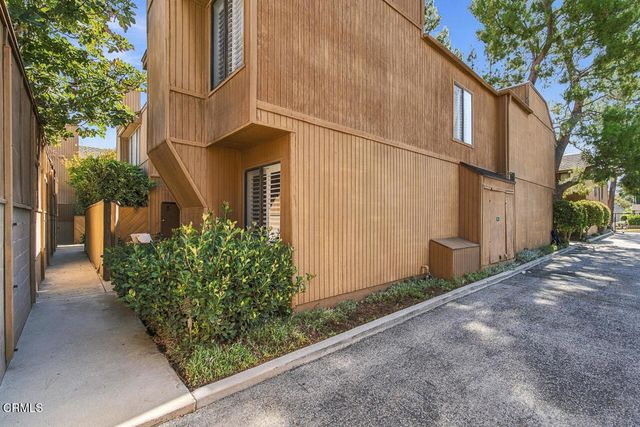 121 Arlington Drive 8, Pasadena, CA 91105