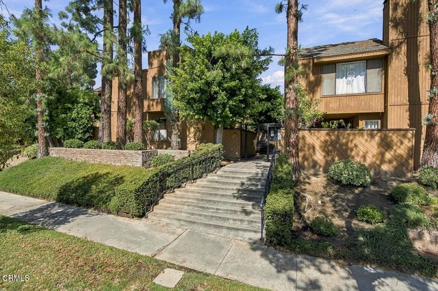 121 Arlington Drive 8, Pasadena, CA 91105