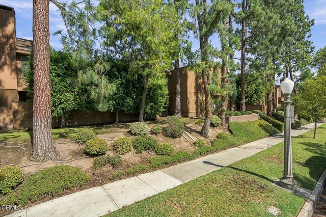 121 Arlington Drive 8, Pasadena, CA 91105