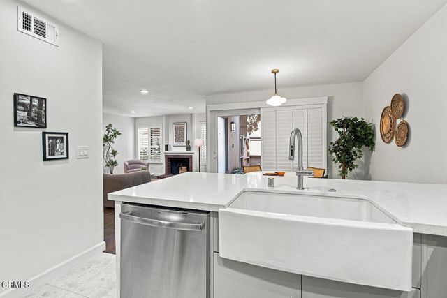 121 Arlington Drive 8, Pasadena, CA 91105