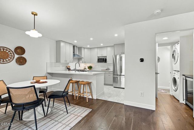 121 Arlington Drive 8, Pasadena, CA 91105