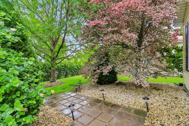227 Rodeo Drive, Grayslake, IL 60030
