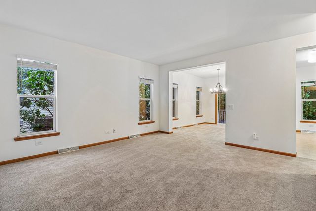 227 Rodeo Drive, Grayslake, IL 60030