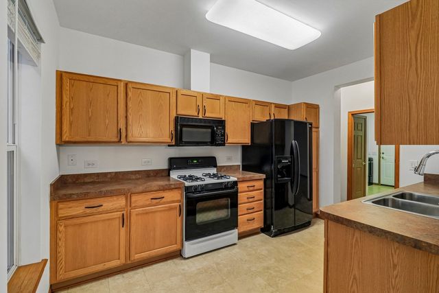 227 Rodeo Drive, Grayslake, IL 60030