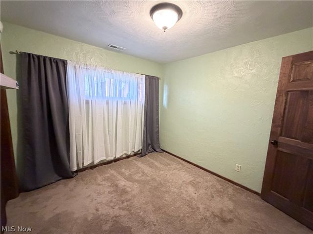 138 Lawnview Drive, New Cumberland, WV 26047