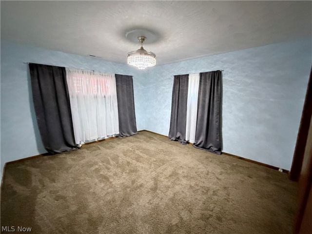 138 Lawnview Drive, New Cumberland, WV 26047