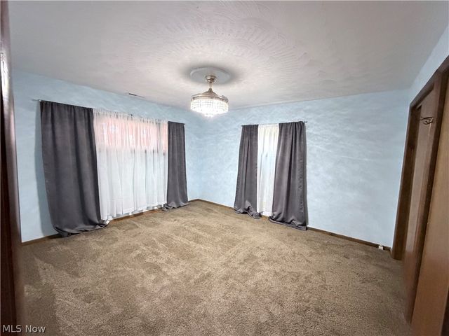 138 Lawnview Drive, New Cumberland, WV 26047