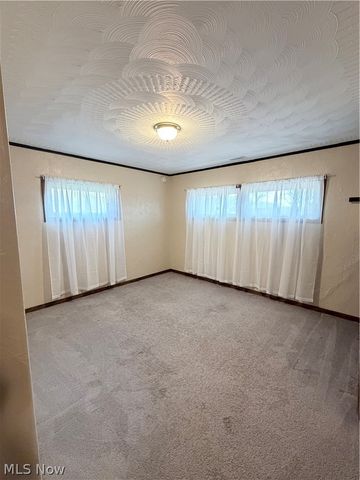 138 Lawnview Drive, New Cumberland, WV 26047