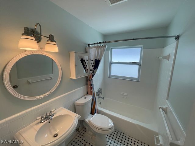905 13th ST N, Naples, FL 34102