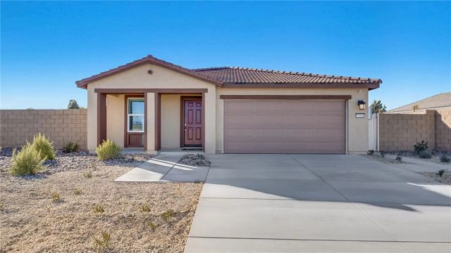 7503 Pitzer Avenue, Hesperia, CA 92345