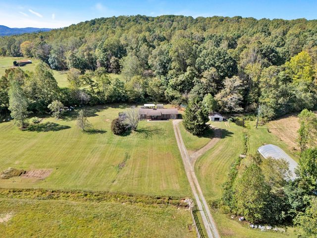 14776 Franklin ST, Ferrum, VA 24088