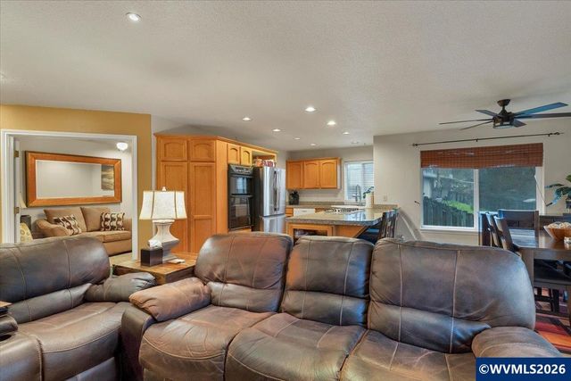 1655 Davis Rd S, Salem, OR 97306