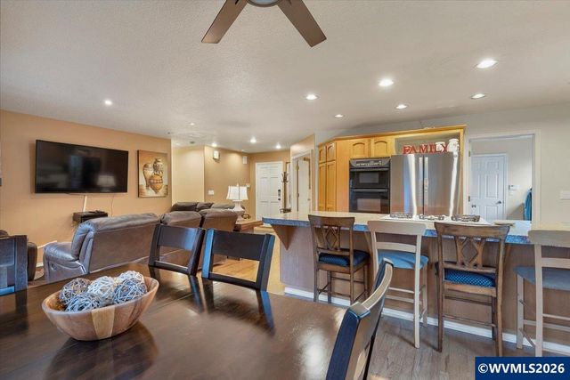 1655 Davis Rd S, Salem, OR 97306