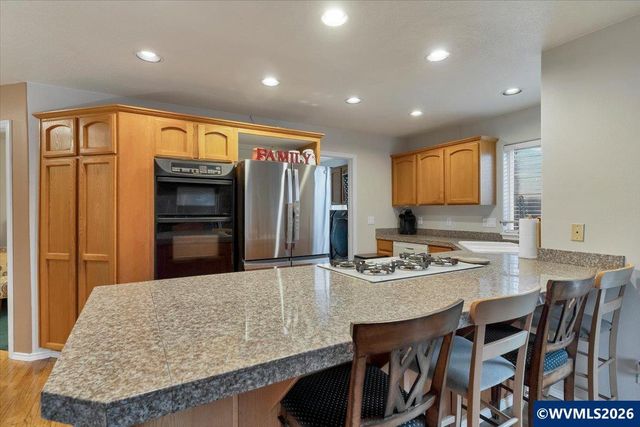 1655 Davis Rd S, Salem, OR 97306