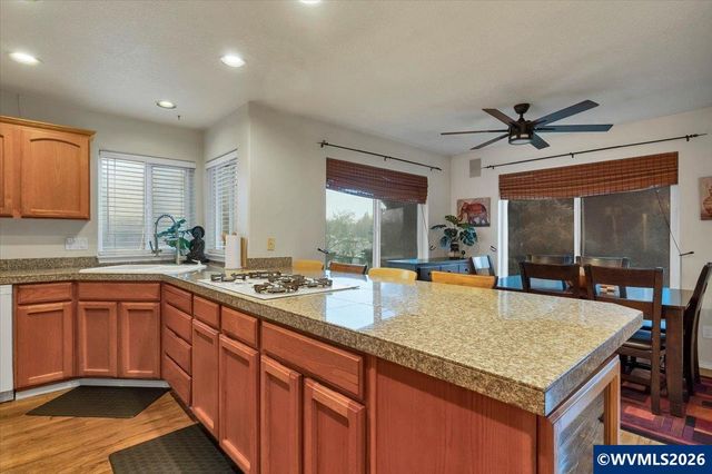 1655 Davis Rd S, Salem, OR 97306