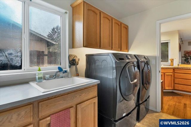 1655 Davis Rd S, Salem, OR 97306