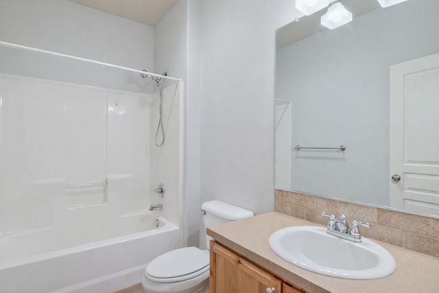 51861 Hollinshead Place, La Pine, OR 97739