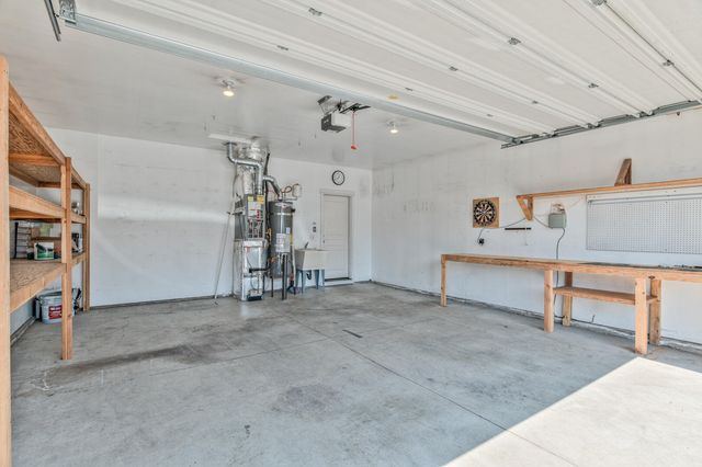 51861 Hollinshead Place, La Pine, OR 97739