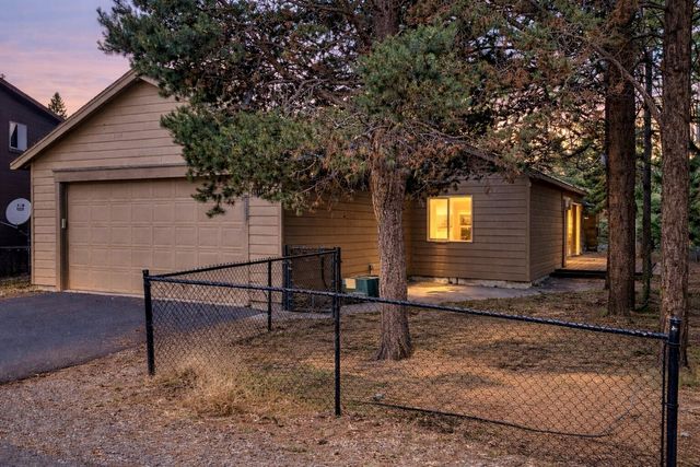 51861 Hollinshead Place, La Pine, OR 97739