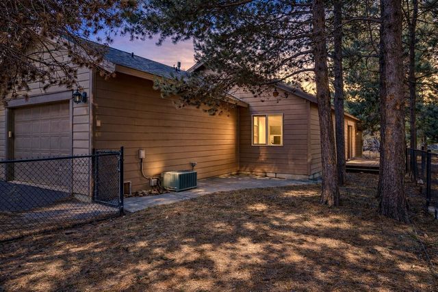 51861 Hollinshead Place, La Pine, OR 97739