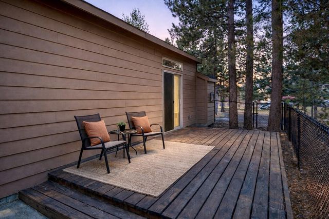 51861 Hollinshead Place, La Pine, OR 97739