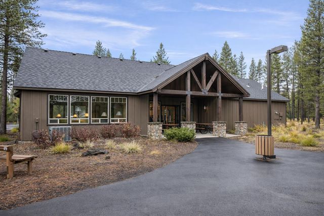 51861 Hollinshead Place, La Pine, OR 97739