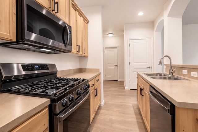 51861 Hollinshead Place, La Pine, OR 97739