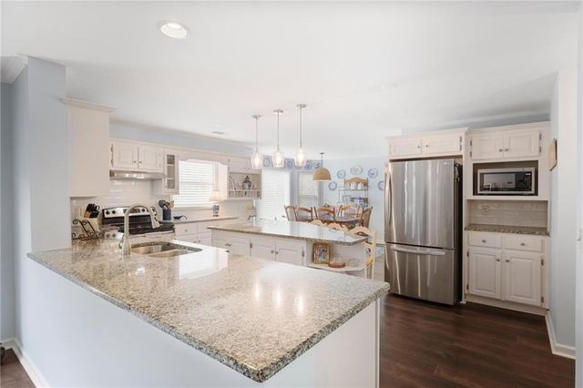 6011 Fairlong Court NW, Acworth, GA 30101