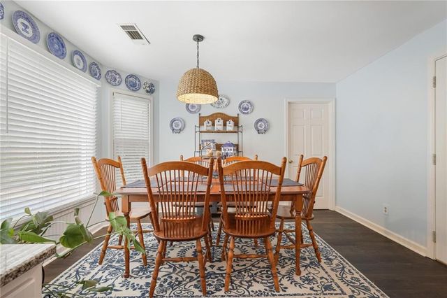 6011 Fairlong Court NW, Acworth, GA 30101