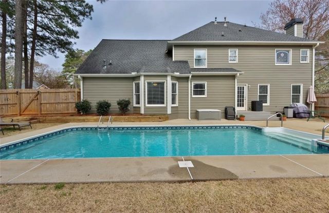 6011 Fairlong Court NW, Acworth, GA 30101