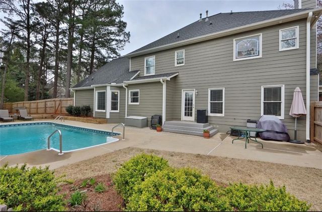 6011 Fairlong Court NW, Acworth, GA 30101