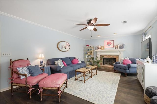 6011 Fairlong Court NW, Acworth, GA 30101