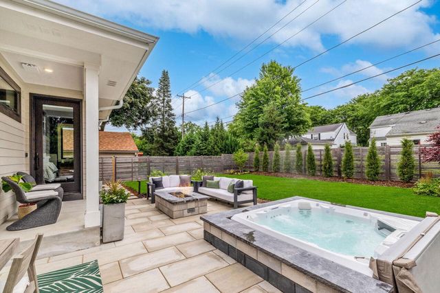 2630 Pasadena BOULEVARD, Wauwatosa, WI 53226