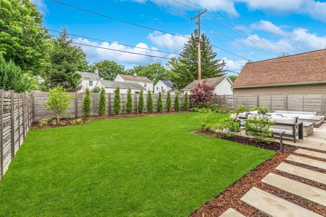 2630 Pasadena BOULEVARD, Wauwatosa, WI 53226