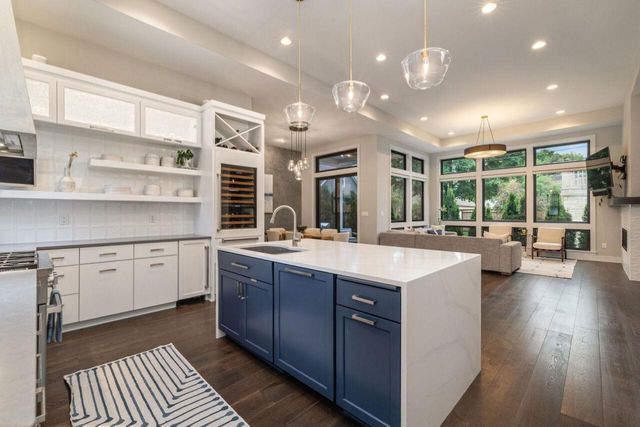 2630 Pasadena BOULEVARD, Wauwatosa, WI 53226