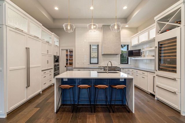 2630 Pasadena BOULEVARD, Wauwatosa, WI 53226
