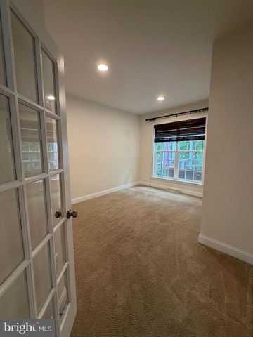 997 POWDER HORN DR, Hummelstown, PA 17036