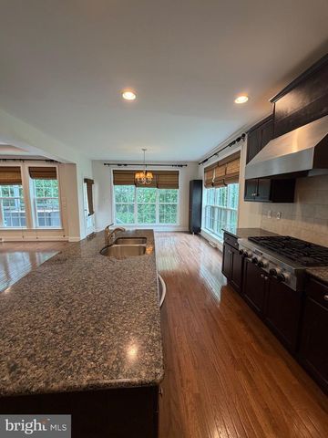 997 POWDER HORN DR, Hummelstown, PA 17036