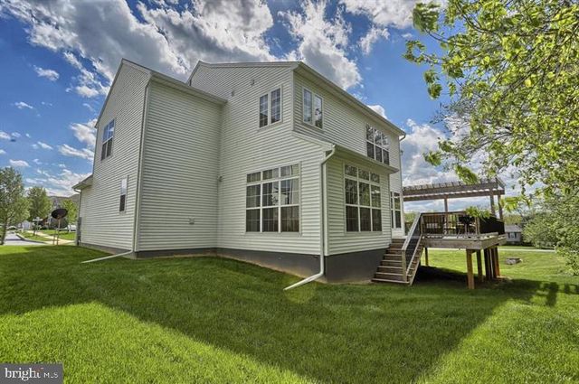 997 POWDER HORN DR, Hummelstown, PA 17036
