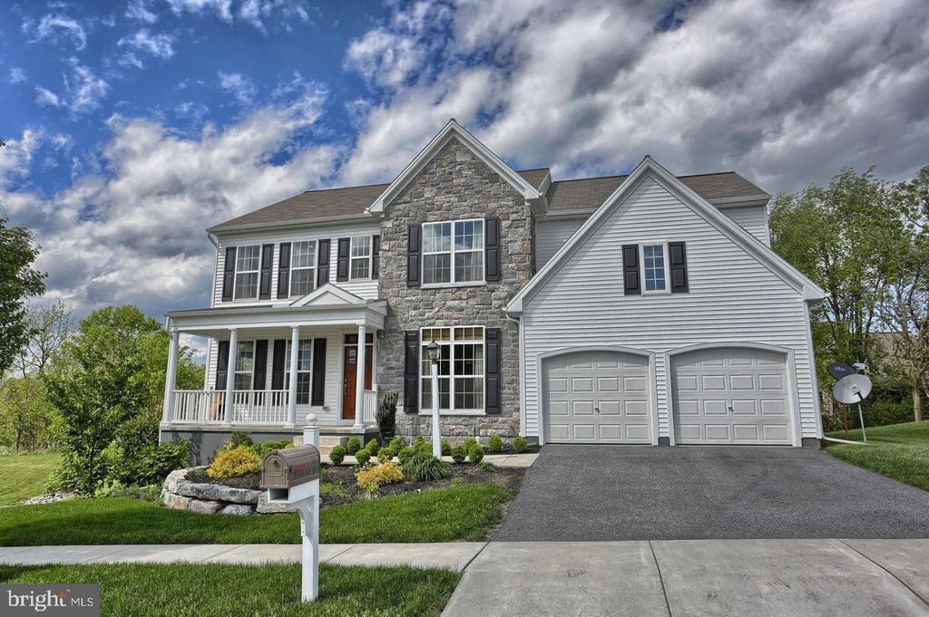 997 POWDER HORN DR, Hummelstown, PA 17036