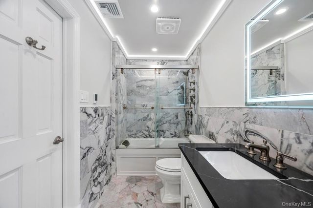 5 Kittiwake Lane, Babylon, NY 11702